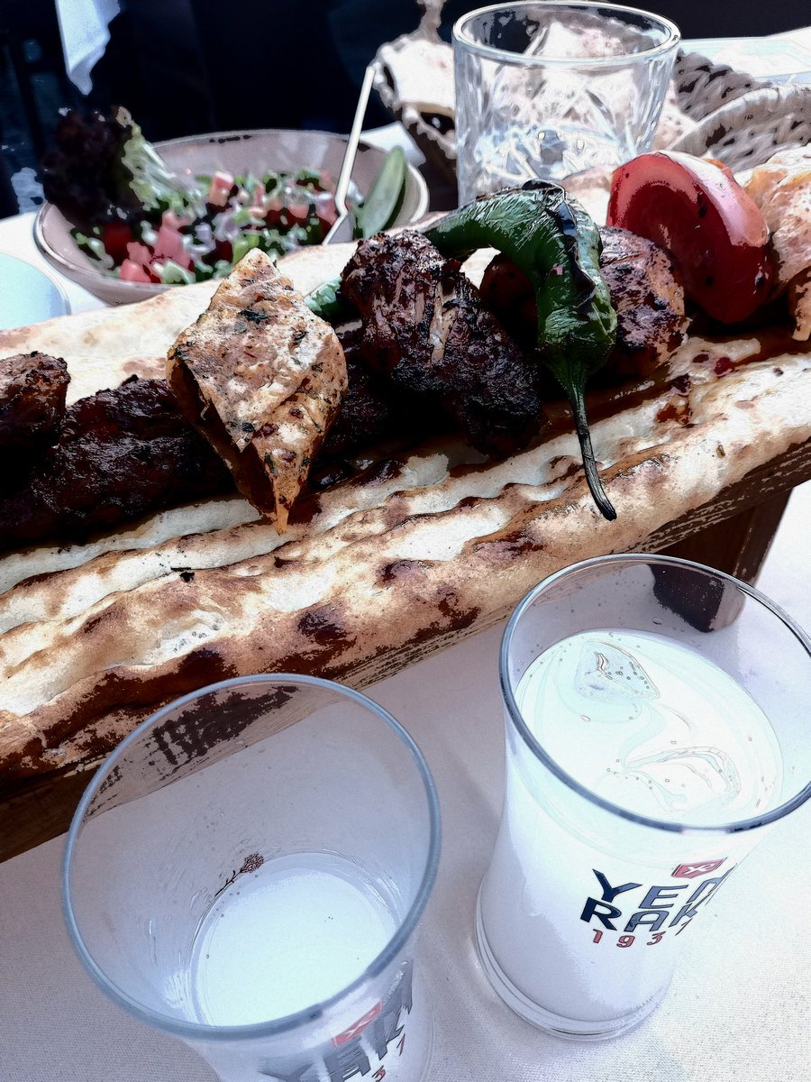 Matmazella1905's tweet photo. #HerDem #Huzur #İstanbul
#Keyfe #Rakı #Cumartesi https://t.co/6MVQJqgPGz