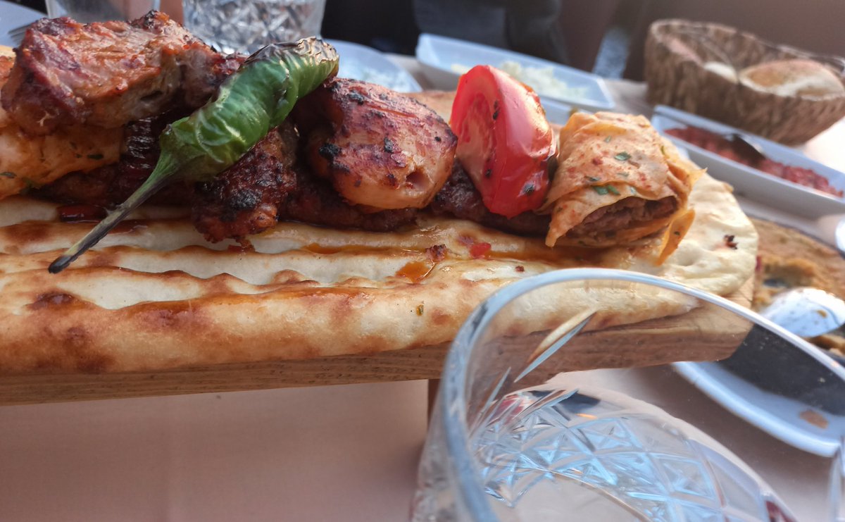 Matmazella1905's tweet photo. #HerDem #Huzur #İstanbul
#Keyfe #Rakı #Cumartesi https://t.co/6MVQJqgPGz