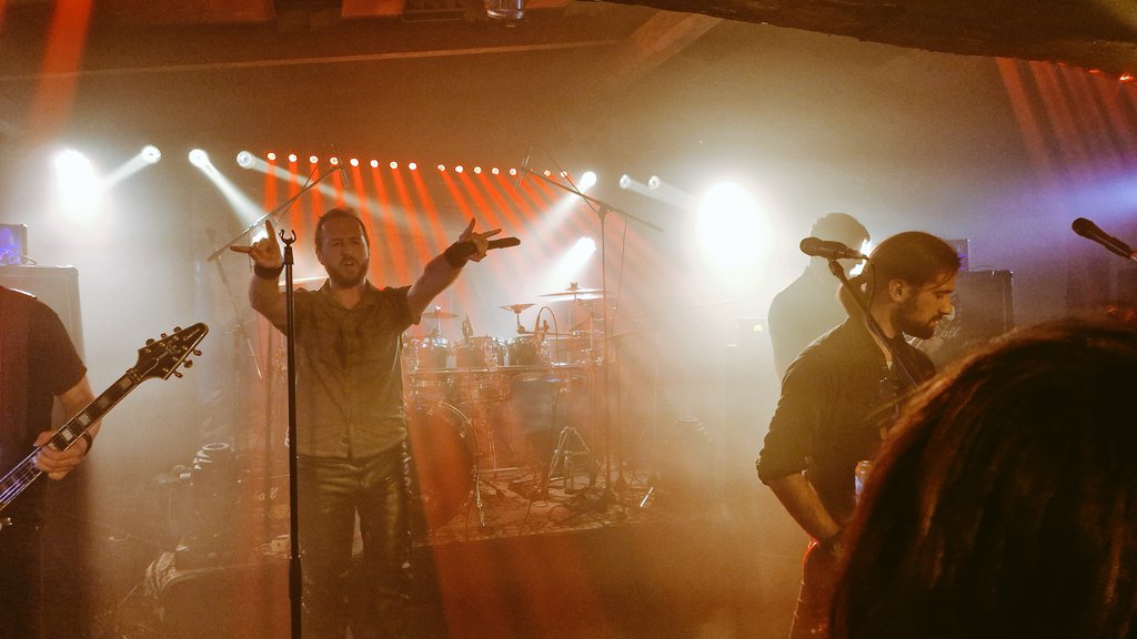 ImFoxxo's tweet photo. Was watching @WalrusMetal's concert yesterday at @manoirpub ! Amazing band! Go check their music if you haven't already! https://t.co/UvYS2d2LoE