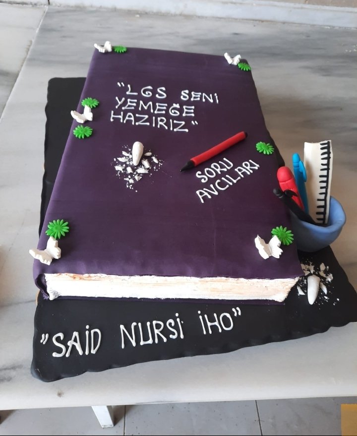 IhoSaid's tweet photo. Ve sınava hazırlık tamamlandı...
Yarın, emekle ve umutla girilecek bir sınav..
Her sürecin bir sınavı, her sınavın bir sonucu, her sonucun bir karşılığı vardır..

#LGS2022 sınavına girecek bütün öğrencilerimize emeklerinin karşılığını almaları dileğiyle başarılar dileriz. https://t.co/FxxdHDPpnv