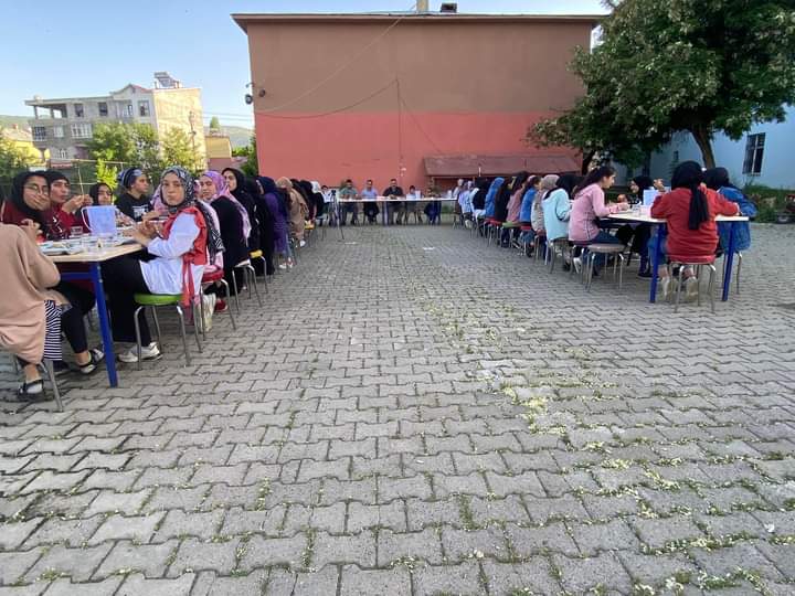 IhoSaid's tweet photo. Ve sınava hazırlık tamamlandı...
Yarın, emekle ve umutla girilecek bir sınav..
Her sürecin bir sınavı, her sınavın bir sonucu, her sonucun bir karşılığı vardır..

#LGS2022 sınavına girecek bütün öğrencilerimize emeklerinin karşılığını almaları dileğiyle başarılar dileriz. https://t.co/FxxdHDPpnv