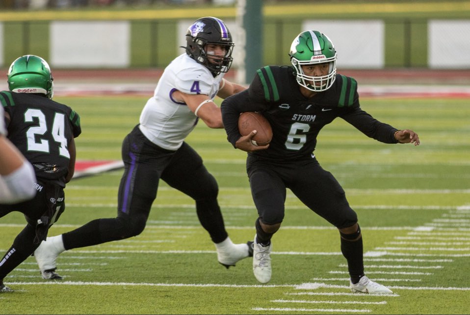 MarvinBell_'s tweet photo. After a great camp and conversation with @CoachEdwards28 , I’m blessed to announce I’ve received an offer from Lake erie college @SEHS_FOOTBALL  @EDSstrength @OhioD1HSFB https://t.co/ONQASkGfyN