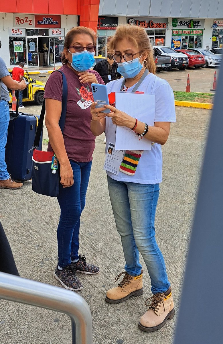 R_RuizDiaz's tweet photo. Aunque a algunos les moleste, los ciudadanos siguen firmando por la Revocatoria de @joseluisfabrega. El poder es ciudadano y por más trabas que ponga el @tepanama vendrán más procesos de Revocatorias. #hagamoshistoria #fabregaciao https://t.co/YmVSny4qFG