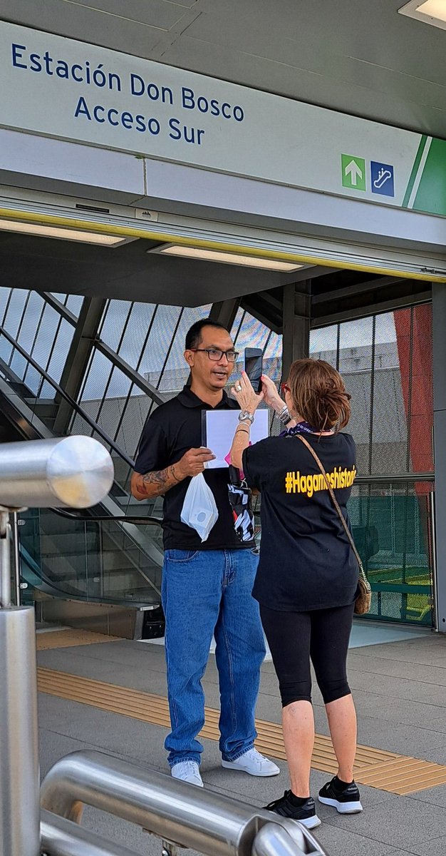 R_RuizDiaz's tweet photo. Aunque a algunos les moleste, los ciudadanos siguen firmando por la Revocatoria de @joseluisfabrega. El poder es ciudadano y por más trabas que ponga el @tepanama vendrán más procesos de Revocatorias. #hagamoshistoria #fabregaciao https://t.co/YmVSny4qFG