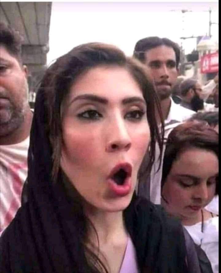 TanzeelKk's tweet photo. Maine kettle dekhi toh @hinaparvezbutt  ki yaad agae.
#IK #PTI #Pakistan https://t.co/Y02YDcvpWC