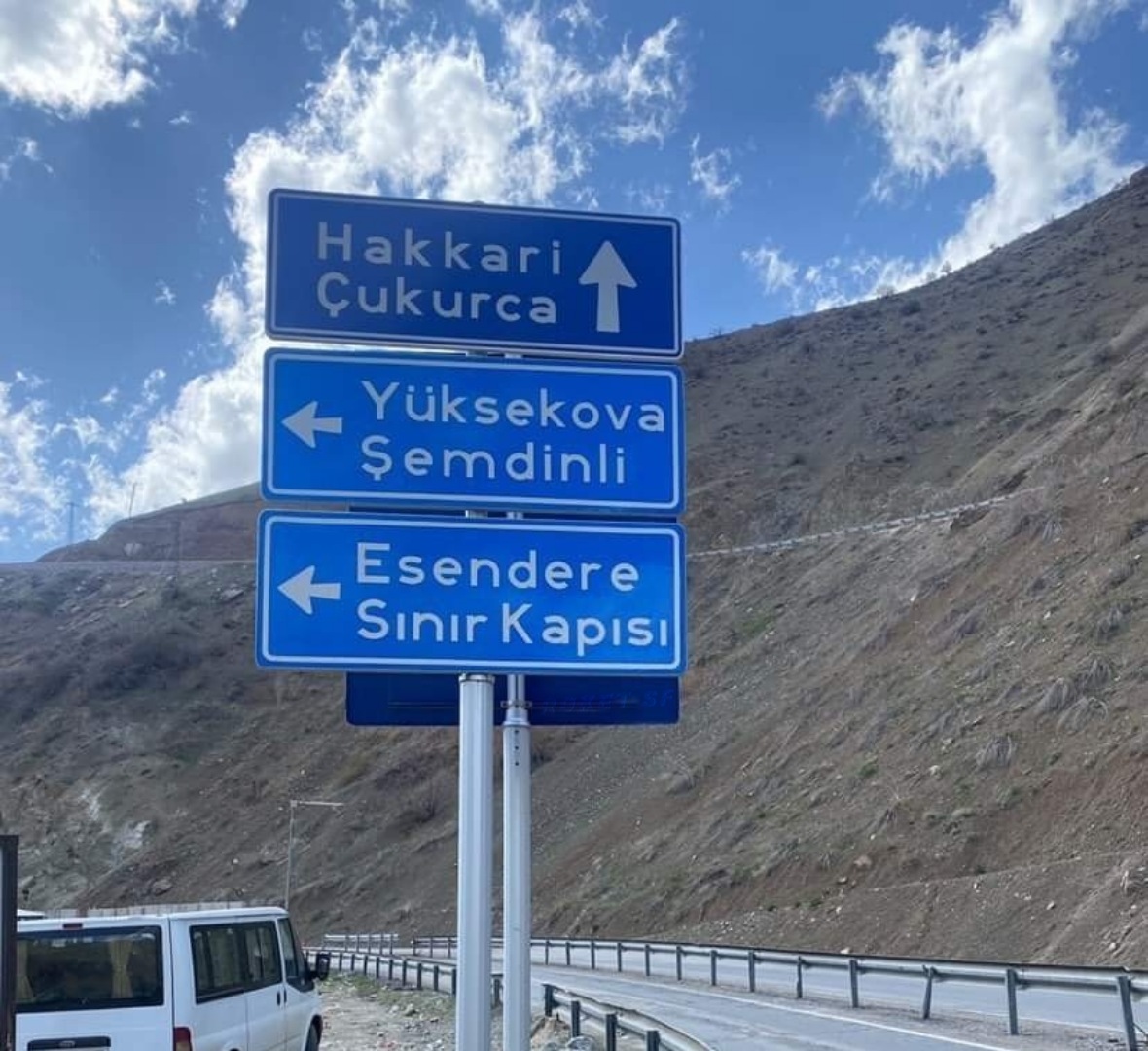konseytr's tweet photo. En nezih yol ayrımlarından biri https://t.co/XZdNzpf6ch