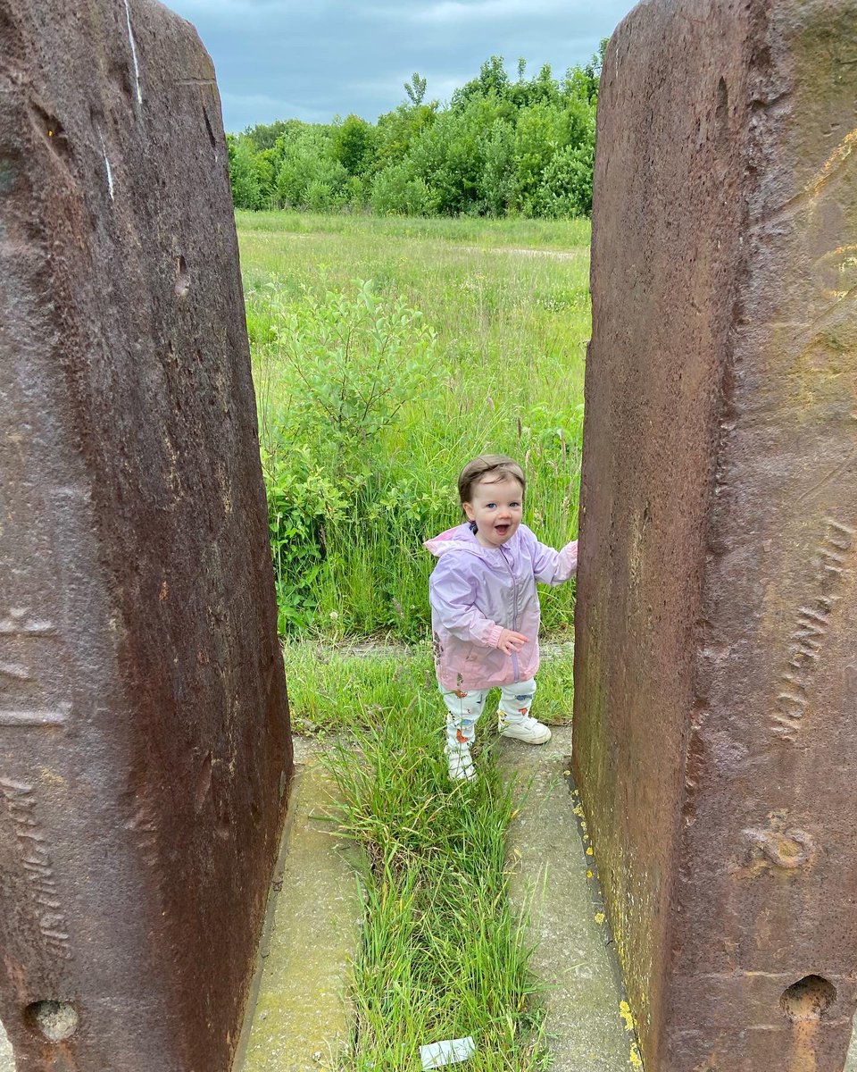 SuperSquirrels_'s tweet photo. Day 4 of @30DaysWild and we visited centenary way riverside nature reserve! We loved playing hide and seek at #steelhenge https://t.co/MRwiplu2Ps