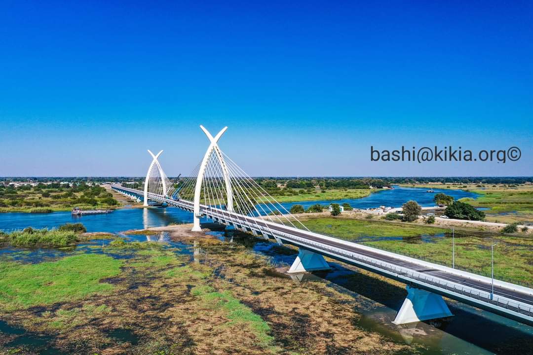 MarumoNelson's tweet image. Final touches on the spectacular Mohembo Bridge, road markings and final surface works before opening next month.

THE PROJECTS MAGAZINE 

#TheProjects
#UnlockingOpportunities
#BashiKikia