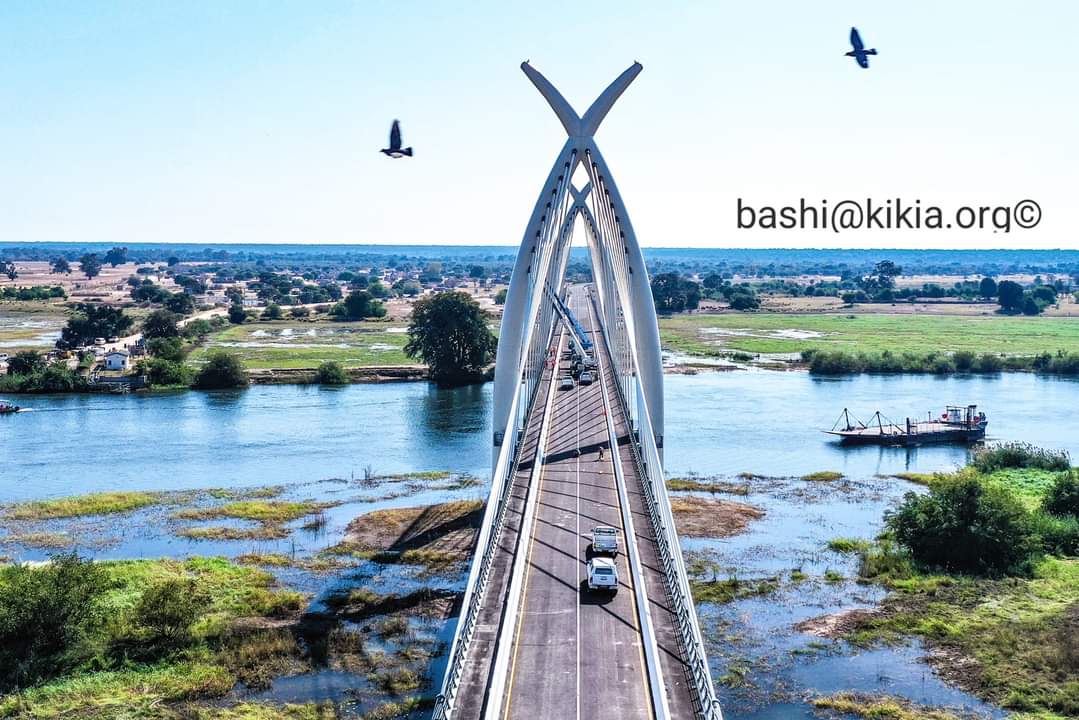 MarumoNelson's tweet image. Final touches on the spectacular Mohembo Bridge, road markings and final surface works before opening next month.

THE PROJECTS MAGAZINE 

#TheProjects
#UnlockingOpportunities
#BashiKikia