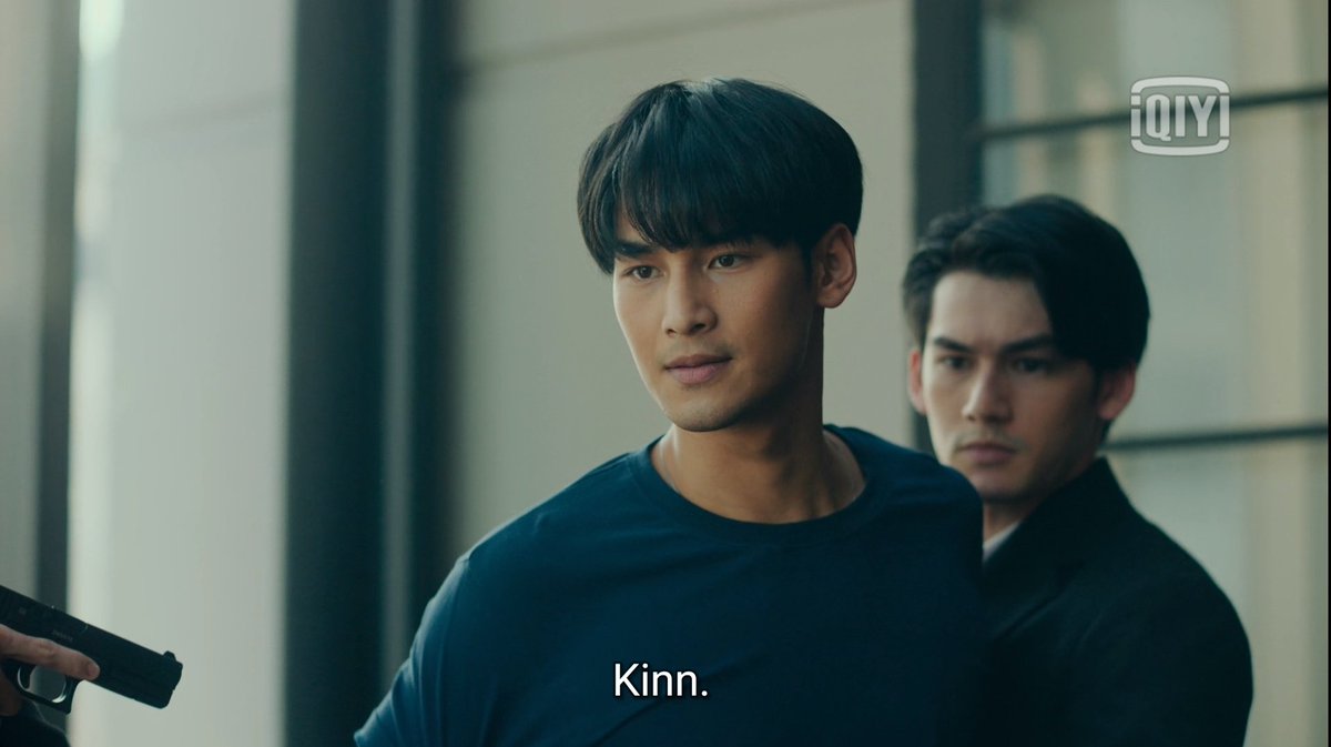 naragrapht's tweet photo. i know kinn believed in porsche not betraying him but this scene hurt me. the way porsche can only calling him "kinn." eventho he and kinn are more than close, but in front of others he was just a bodyguard 
#KinnPorscheEP9 https://t.co/1cSSWTzuzV