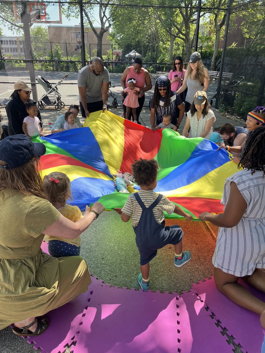 lavender_blues's tweet photo. What a brilliant start to the weekend!! Have a great one every body &amp; every Bunny… we’re back singing and playing Tuesday through Saturday!! 

New OUTSIDE class begins this FRIDAY!! Come have FUN with us!! 

#BedStuy #Brooklyn #BabyMusic #ToddlerMusic #SpreadLove #SpreadJOY https://t.co/hqRZg2iwO9