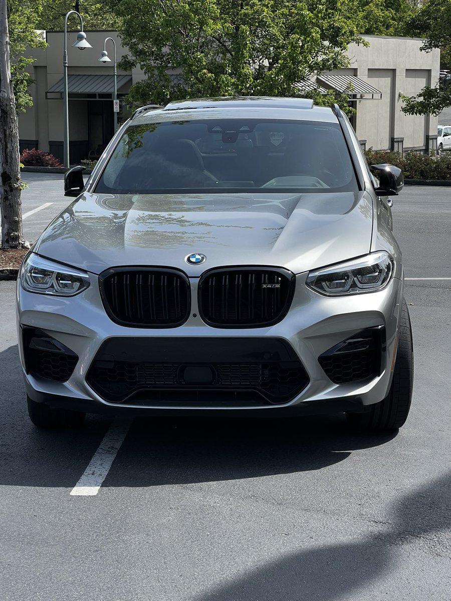 andrewruud's tweet photo. #badparking Douche bag. https://t.co/VysLivj1Yv