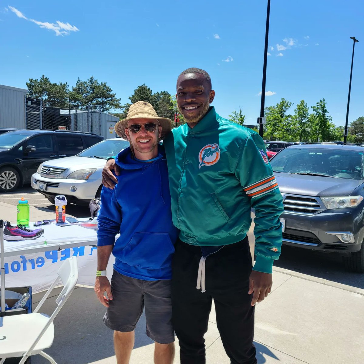 Olympian @sprinterharris stopped by our booth at @OFSAATrack @OFSAA to take part in our jump mat challenge, and scored an insane 35.1' 🤯🤯