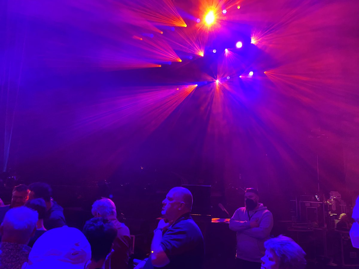 kai_cdn's tweet photo. That‘s what I call „Front of Stage“!!! Let‘s do this @udolindenberg !!! #udopium #lindenberg #bremen https://t.co/lriRd2iG1m