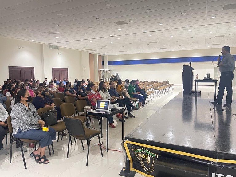ICCMonclova's tweet photo. El día de hoy sábado ICC está llevando acabo el Consejo Técnico en Jornada Sabatina con todo el personal docente y administrativo en donde se da seguimiento a los programas Institucionales presentando los indicadores y resultados de cada uno de ellos. https://t.co/eBRRbfvQCL