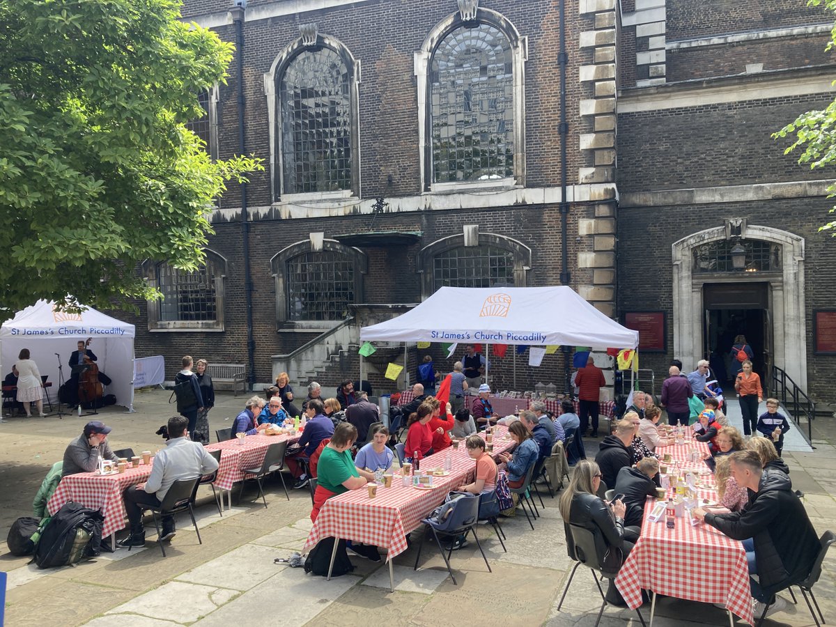 StJPiccadilly's tweet photo. Wonderful atmosphere here for todays #Jubileestreet party in the courtyard at St James’s - thank you to everyone who joined us and supported #foodoutreach https://t.co/jeJX2Z6NC8