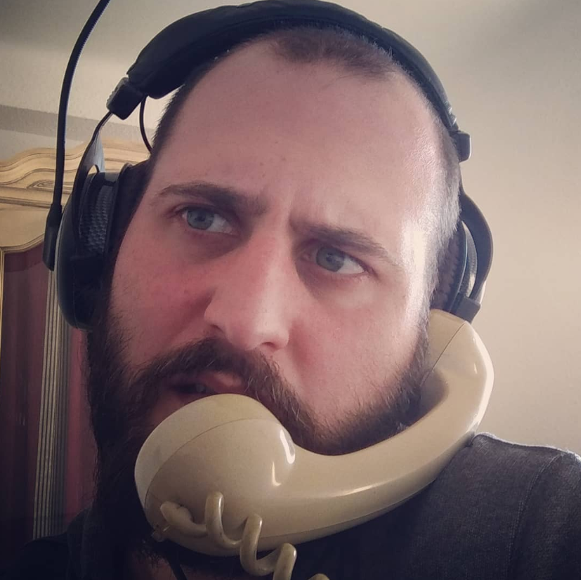 Fun_FactPodcast's tweet photo. Comienza el segundo intento de entrevista con @caliebre. Recemos para que no haya problemas. Entren bellísimas personas https://t.co/ay2EEAvsMX https://t.co/AmnPkc8ztA