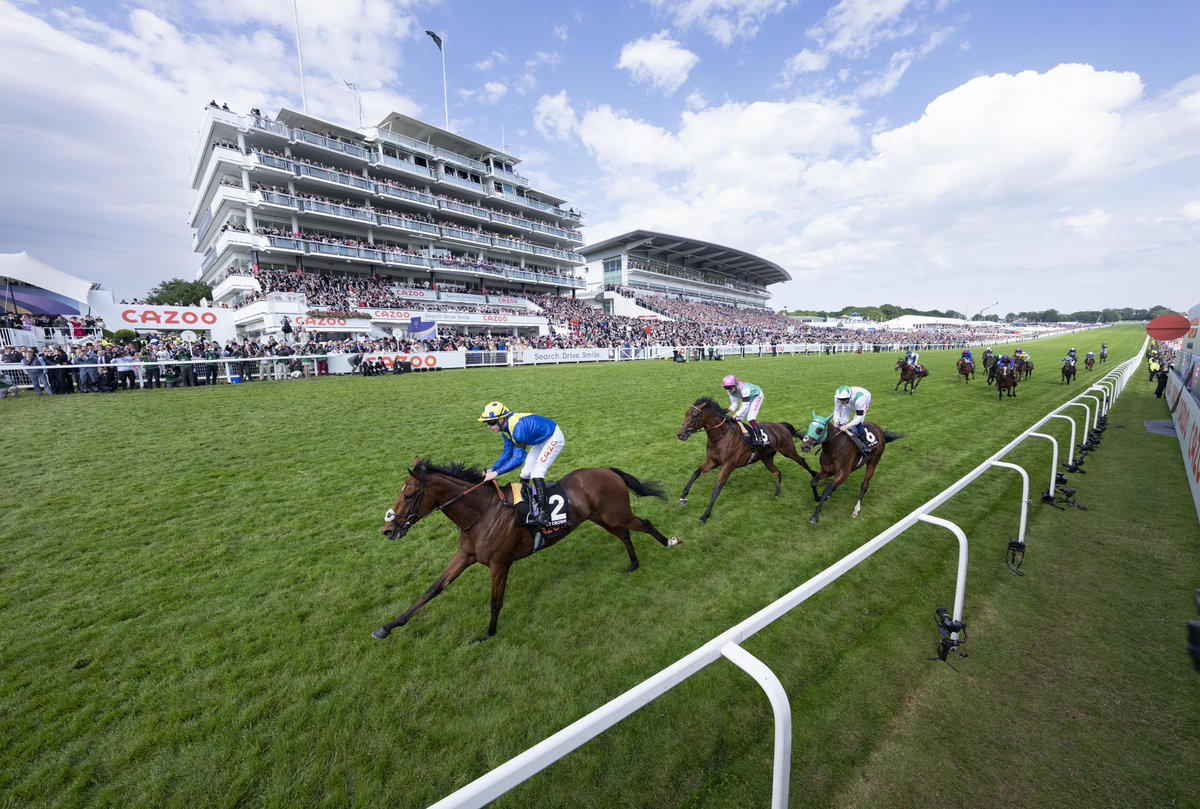 edward_whitaker's tweet photo. Desert Crown ridden by Richard Kingscote stormed to victory in The Derby on a day that continued the Queen’s Platinum Jubilee celebrations with her jockeys lining up for a photograph in her racing colours #platinumjubilee #thederby #sonya1 #gmaster @racingpost @RKingscote https://t.co/5FVVwm5tro