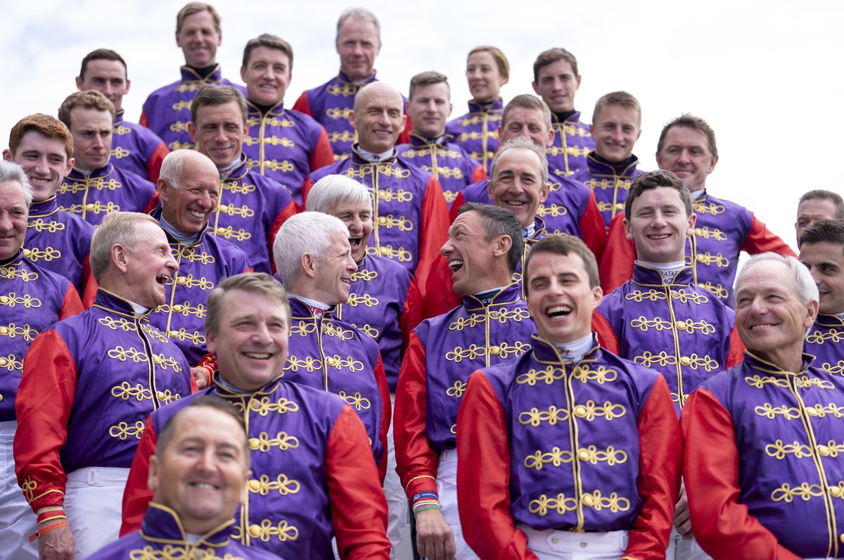 edward_whitaker's tweet photo. Desert Crown ridden by Richard Kingscote stormed to victory in The Derby on a day that continued the Queen’s Platinum Jubilee celebrations with her jockeys lining up for a photograph in her racing colours #platinumjubilee #thederby #sonya1 #gmaster @racingpost @RKingscote https://t.co/5FVVwm5tro