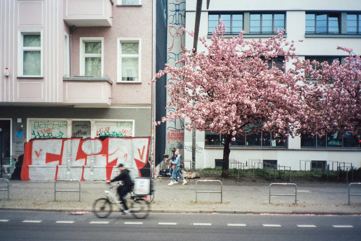 hyunsguns's tweet photo. snaps of #berlin from my analogue friend, the Olympus XA - #streetphotography #portra400 #filmphotography https://t.co/fBVg7rN0xO