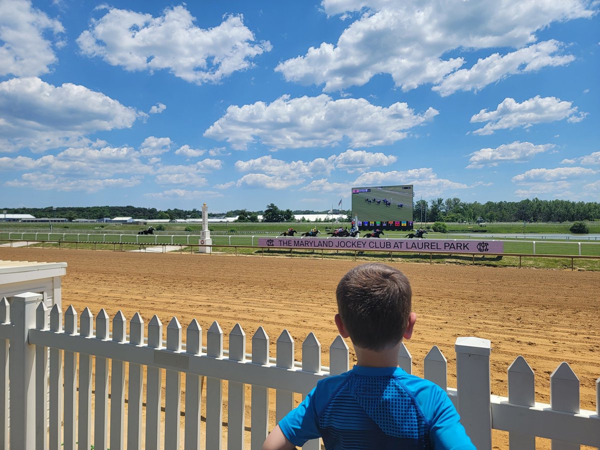 Beautiful day to watch some racing @LaurelPark for Mason's first horse racing experience. #marylandjockeyclub #railbird #turfislife