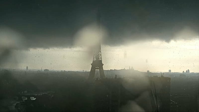 🔴 EN DIRECT 
Orages: la tour Eiffel frappée par la foudre ce samedi bfmtv.com/meteo/en-direc…
