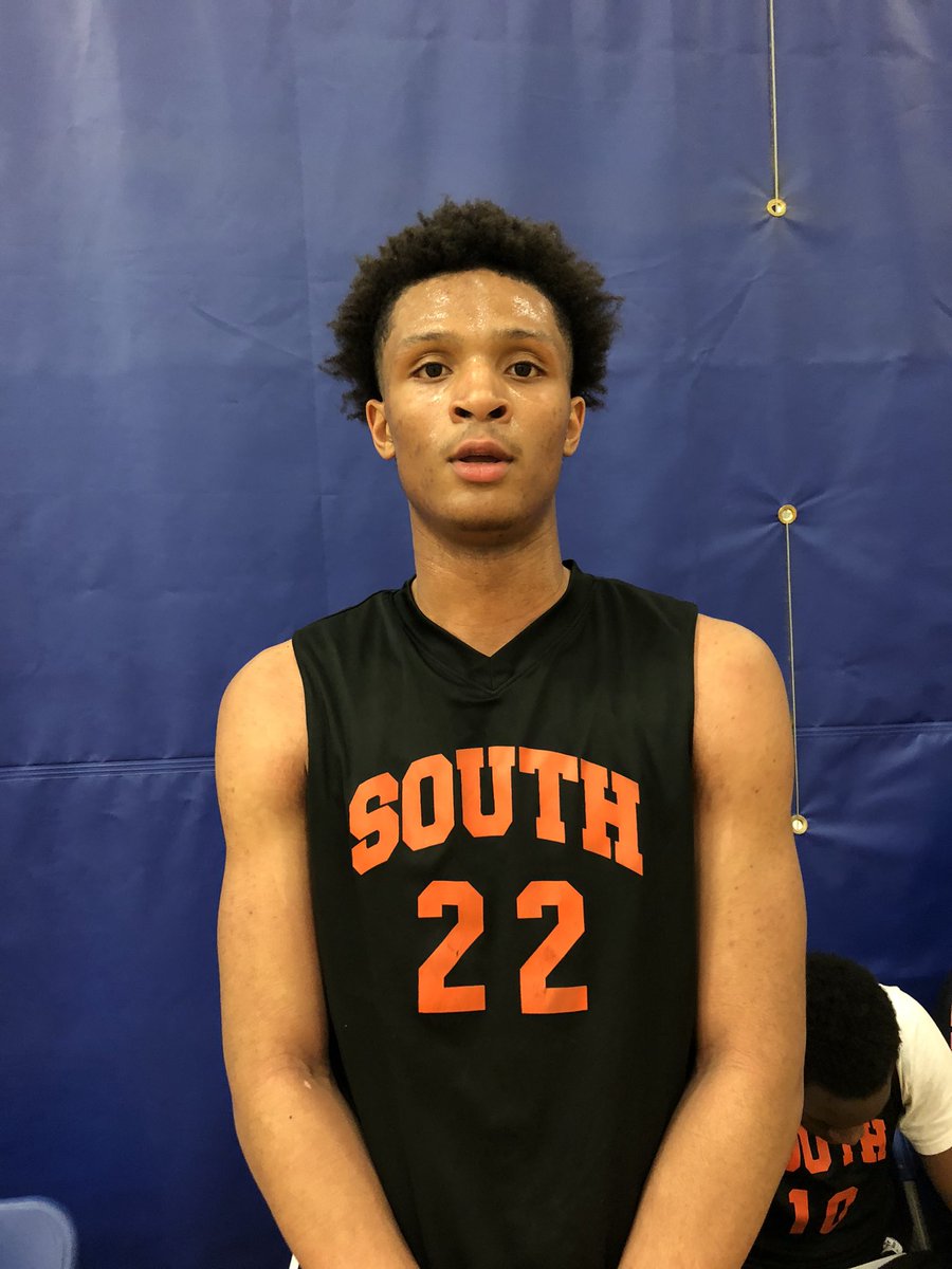 Christian Henderson has been a physical presence inside for Minneapolis South today. Roughly 6’4-6’5 2024 forward can power through contact but also has a nice spin move to get to the rim #NHRState @PHCircuit @mnspartanselite