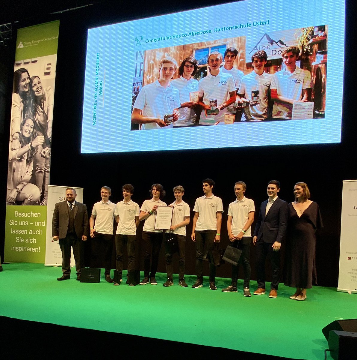 YES (@yesinspires) on Twitter photo 2022-06-04 18:16:12 3..2..1.. Launch! Das Miniunternehmen @AlpeDose gewinnt den Accenture x YES Alumni Moonshot Award 🚀 danke @AccentureDACH und @AvanadeDACH! #companyprogramme #yesinspires 3..2..1.. Launch! Das Miniunternehmen @AlpeDose gewinnt den Accenture x YES Alumni Moonshot Award 🚀 danke @AccentureDACH und @AvanadeDACH! #companyprogramme #yesinspires