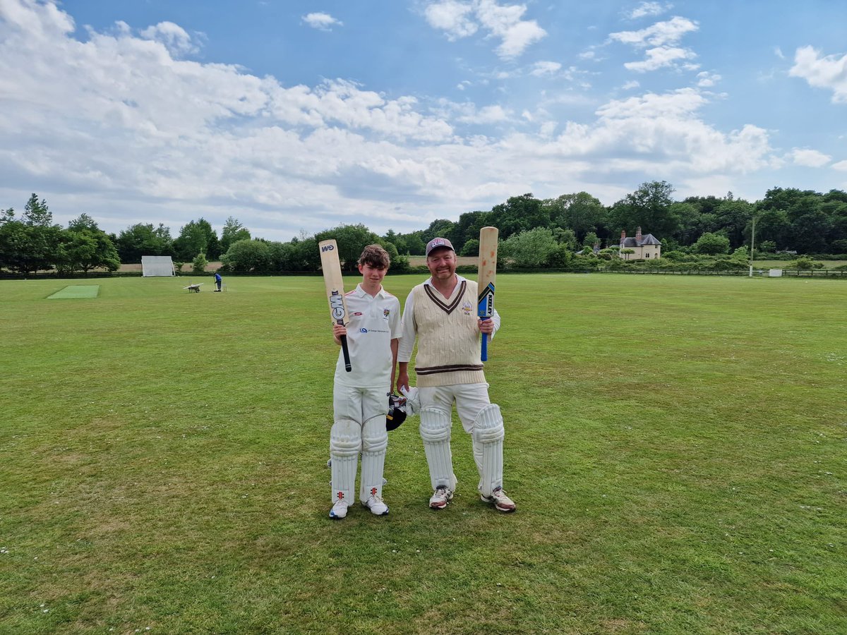 🔥 🔥 3 from 3 for the Heath🔥🔥

1st XI win a top of the table clash vs Kerala … Ben Farrington pick of bowlers with a 5fer 

2nd XI best Hursley with a 💯 for U14 colt, Happy Meal McDowell 

3rd XI chased 160, Jamie Early with a tremendous 70 not out 

#Uptheheath🍓