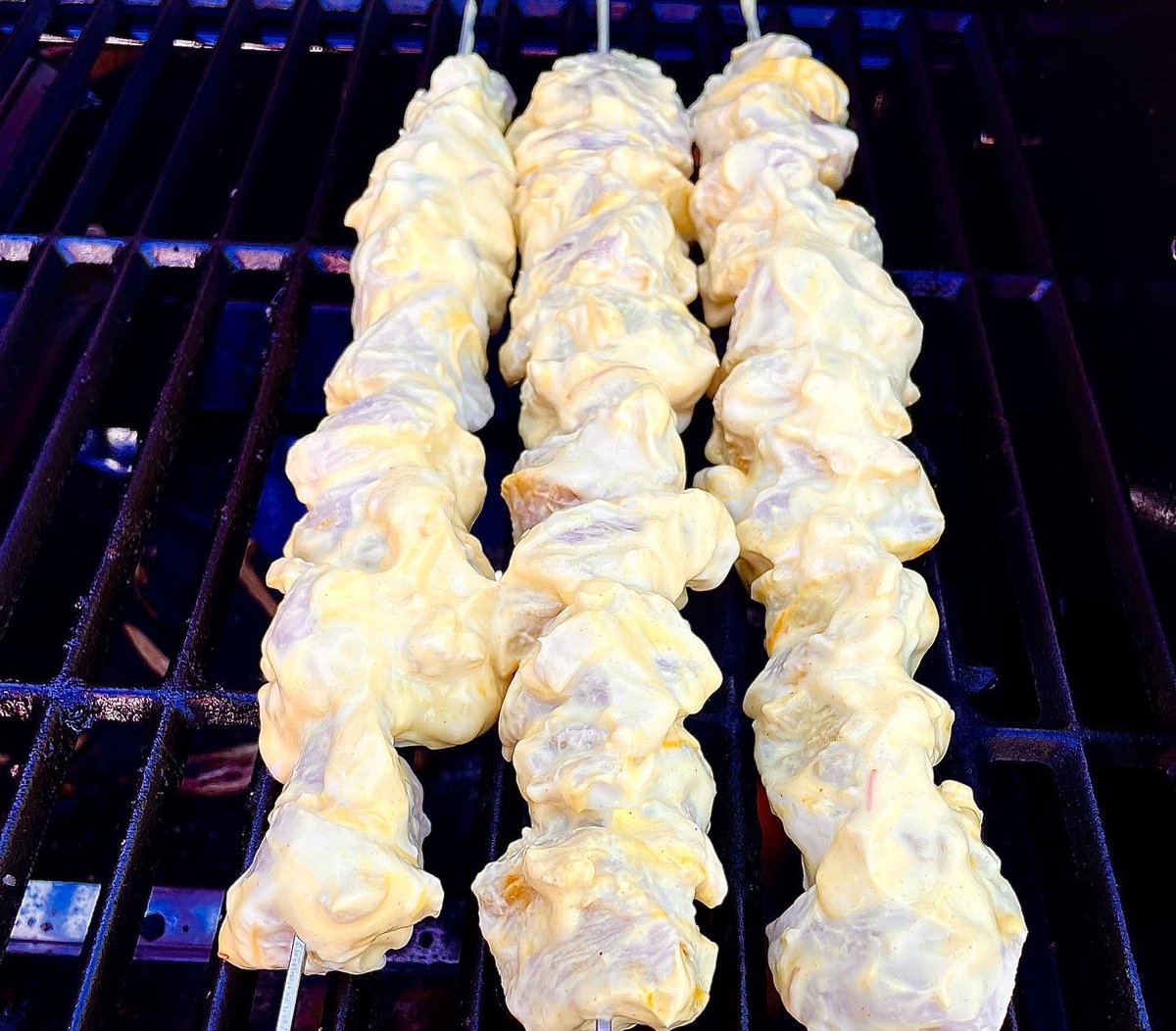 AvhcBeaver's tweet photo. Chicken Gyro!
Greek yogurt chicken breast garlic, lemon juice, saffron, turmeric, Salt&amp;pepper. homemade tzatziki w/garlic turmeric rice
#foodie #foodofinstagram #foodpic #ilovefood #yummy #foodjourney #BeaversKitchen #foodporn #gyro #chickenkebab #greekyogurt #saffron #tumeric https://t.co/y7b9OSTyJF