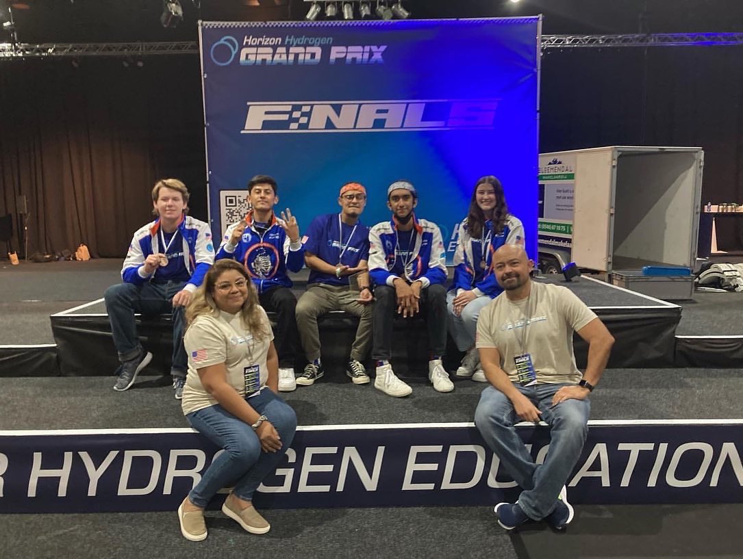 LASchoolsEast's tweet photo. 📣🎉👏🏼Congrats to @steam_legacy! We are soooo proud of your stellar performance on the national stage of the @horizoneducational #WorldGrandPrix2022 competition in the Netherlands! 
#STEAMrising 🏆
#GlobalScholars https://t.co/wxeqBqIFR8