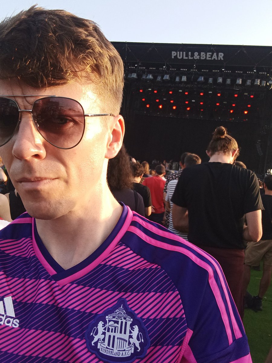 Einstürzende Neubauten are on. Brugal and orange soda. Feeling fine