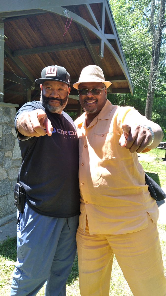 RealDadsNetwork's tweet photo. 13th Annual Real Dads Week!!!!
Sam The Chef is grilling 😋 @dj_frsh is spinning the classic 🖤🖤🖤 Real Dads Celebrating Real Dads.. #familyfunday2022 #realdadsnetwork #realdadsweek2022 #fathersdaycookout https://t.co/u7qYpt2jD2