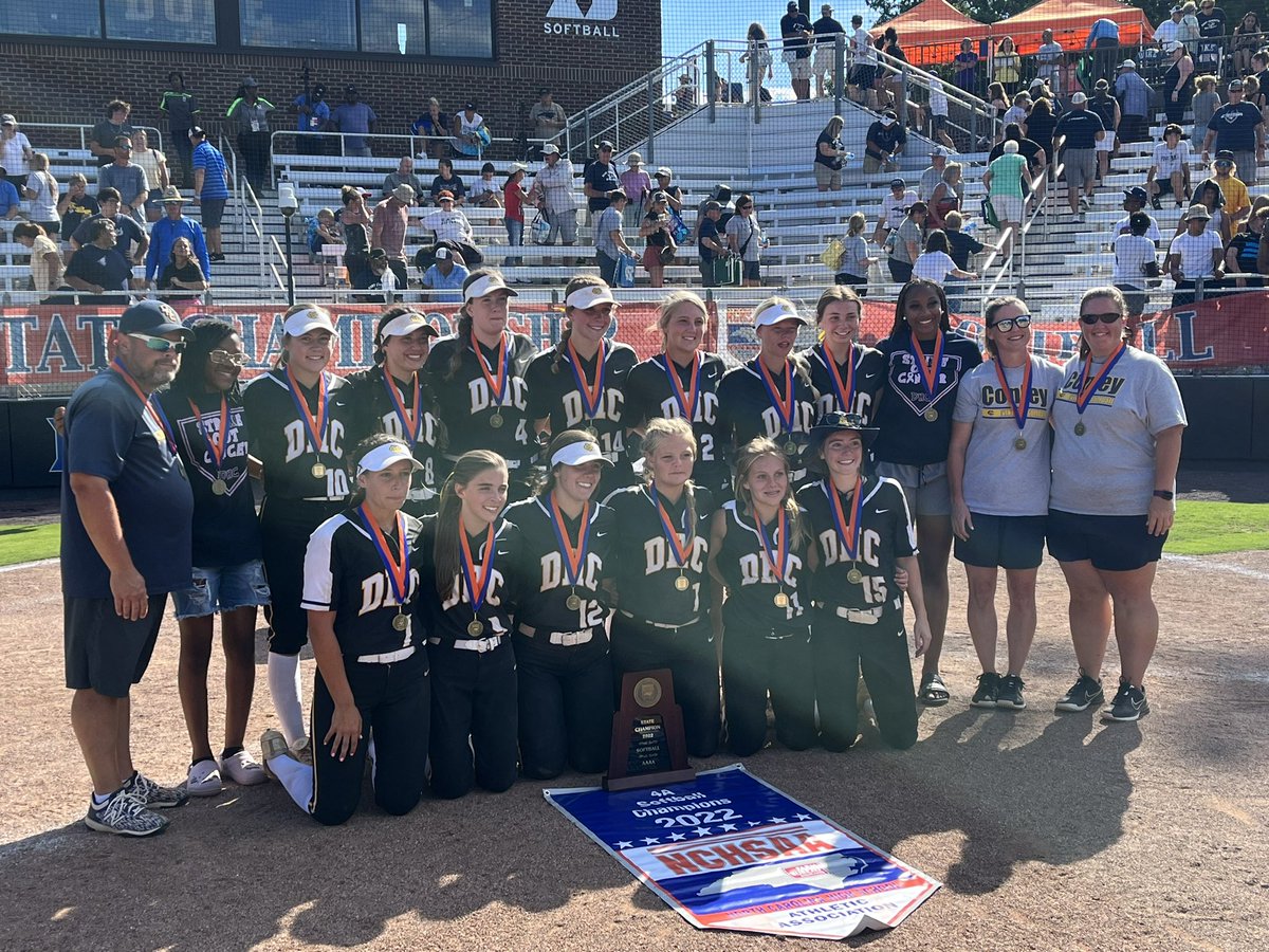 GarrettShortTV's tweet photo. Might want to throw this one in a frame @dhcsoftball https://t.co/QR8yt6PEP3