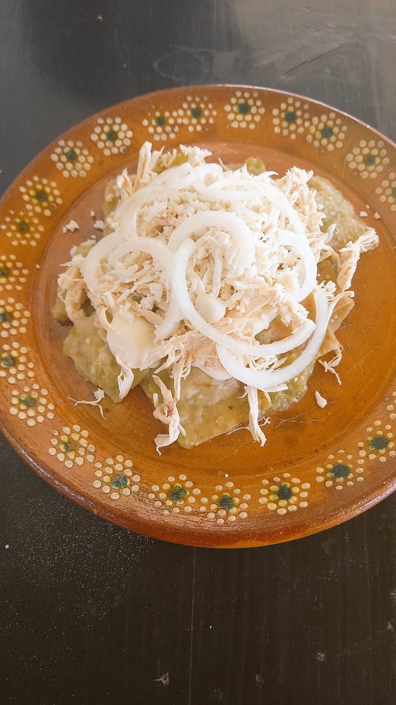Moravik1228's tweet photo. Amigos les compartimos que iniciamos un pequeño negocio de comida  así que, si mañana quieren curarse la cruda nuestra birria es la mejor opción, si quieres conocernos con gusto te compartimos la ubicación por MD @BiMarylupe te esperamos.
Nuestro horario es de 8:30 a 3:00 https://t.co/vC90ag5JFN