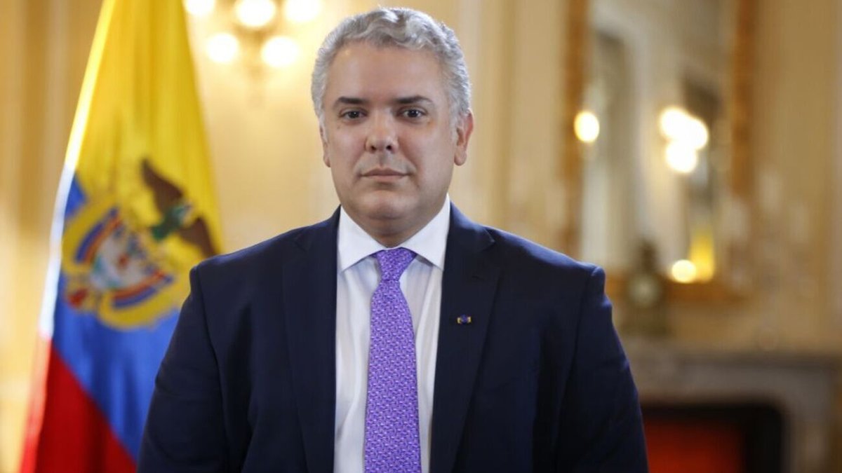 nuriapiera's tweet image. Ordenan arresto domiciliario al presidente Iván Duque por desacato dlvr.it/SRd6gS #NDigital