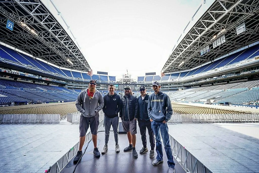 Hello Seattle!

<a href="/PearlDrumCorp/">Pearl Drums</a> #pearldrums <a href="/ZildjianCompany/">Zildjian Company🌕</a> #zildjian @EvansDrumheads #evansdrumheads  <a href="/promarksticks/">ProMark Drumsticks</a> #showyourstripes <a href="/BigFatSnareDrum/">BigFatSnareDrum</a> #bigfatsnaredrum <a href="/SledgePad/">SLEDGEPAD.COM</a> #sledgepad

Group 📸: Jay Trevino Photography