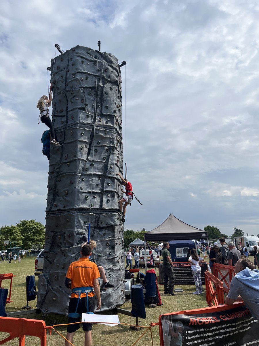 DominicRaab's tweet photo. Jubilee celebrations continued in Cobham today - from antique cars to wall climbing, and culminating in the annual duck race down the River Mole. Thanks to all those involved, especially ⁦@CobhamHeritage⁩. Fantastic to see the community come together. #platinumjubilee https://t.co/3BmfBjmpSj