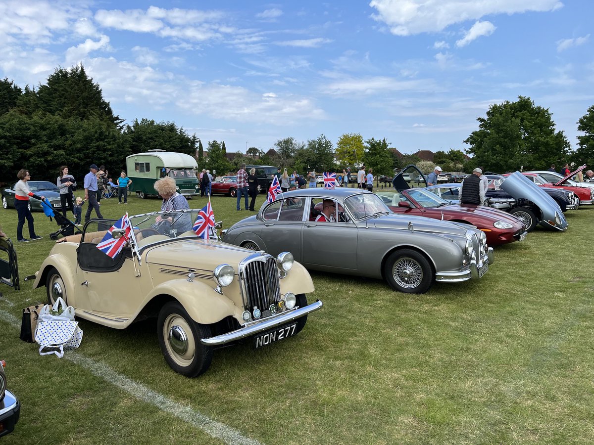 DominicRaab's tweet photo. Jubilee celebrations continued in Cobham today - from antique cars to wall climbing, and culminating in the annual duck race down the River Mole. Thanks to all those involved, especially ⁦@CobhamHeritage⁩. Fantastic to see the community come together. #platinumjubilee https://t.co/3BmfBjmpSj