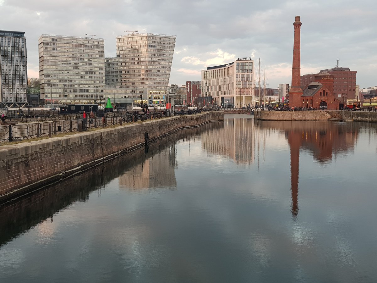 ClaudioAgostoni's tweet photo. Domenica 5 giugno, alle 11.30, #OndeRoad sarà a #Liverpool. La storia del suo porto. La rivolta di #Toxteh e la gentrificazione del Baltic Triangle. Il Mersey Beat e il British Music Experience. La vera storia del #Cavern e #Anfield... https://t.co/USdQ0yMw9g