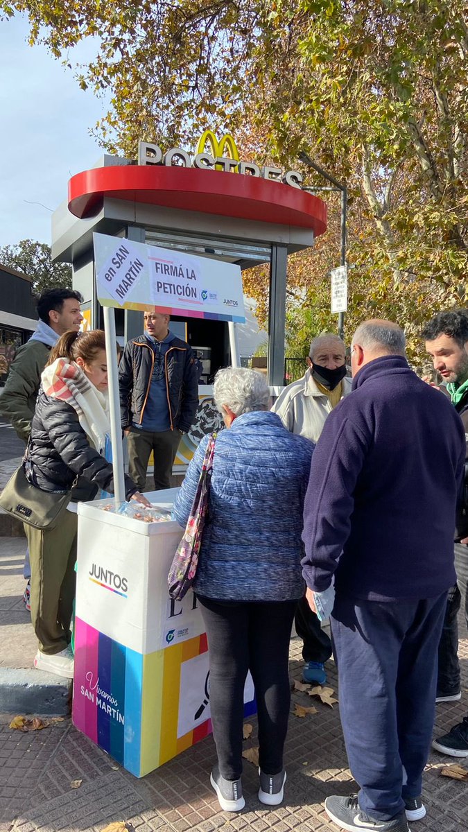 santoecheva's tweet photo. 💪🏻 Otro sábado más asumiendo el
compromiso por @FichaLimpia en San Martín.
🤩 Gracias a los vecinos que se acercan a firmar por la #FICHALIMPIA en #SanMartín 🙌🏻
#juntos #ccarisanmartin #EsJuntos #CCARI #CCARIMeSumo #FichaLimpia https://t.co/UKLON0VUFu
