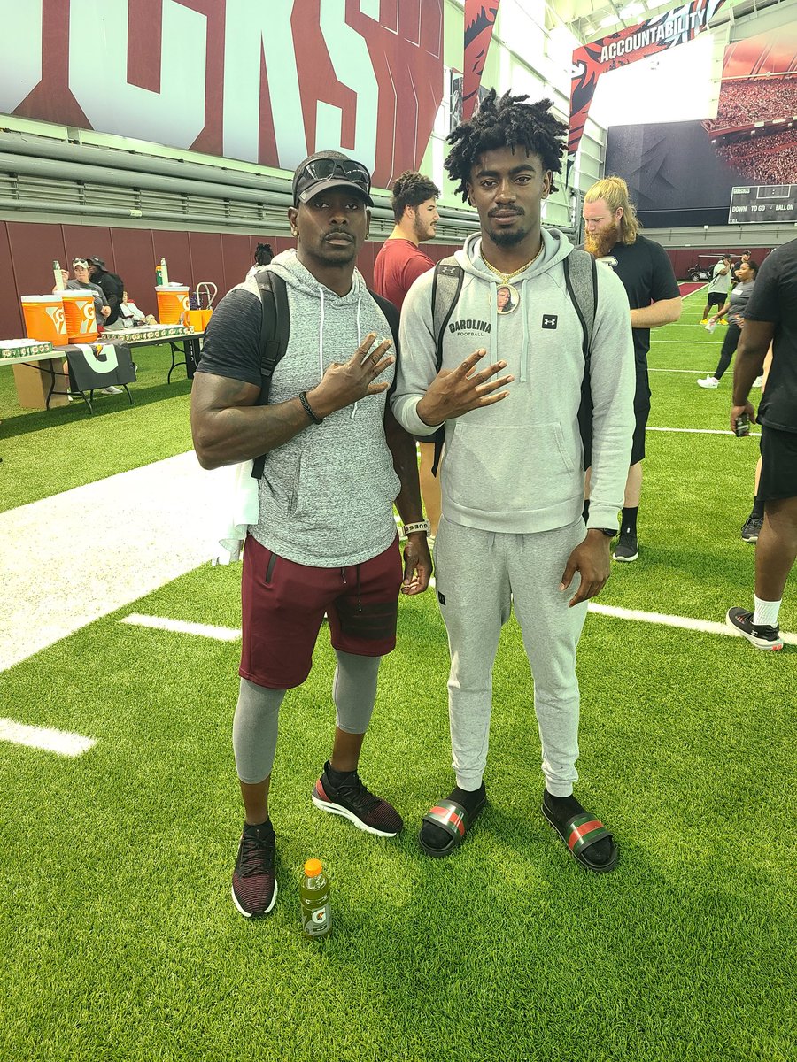 JuniorRosegreen's tweet photo. The Legend and Anthony Rose (Dawg Check) Rosegreen Mentality https://t.co/Z40CRp7TgV