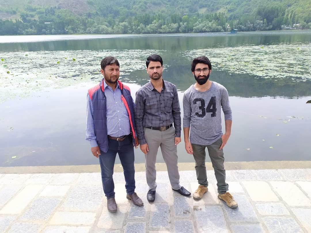 trjavid's tweet photo. Me @trjavid in middle my two colleagues #MohdAshraf on right and #ishfaq on left 
#OwasiaIslamicInstitute on excursion to #Mansbal https://t.co/c1LxV6hiAy