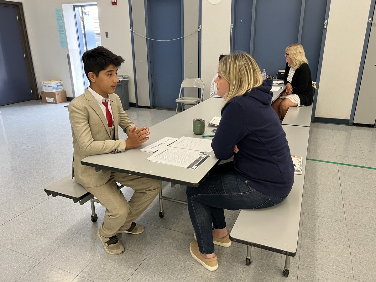 UnivOf5thGrade's tweet photo. 5th graders interviewed for BizTown jobs! They practiced friendly greetings, explaining their answers, and thanking the interviewer. Thank you to our staff &amp; community members for being on the interview panel! @CajonValleyUSD @CVWorldofWork @NarancaMustangs https://t.co/J5d90NhuD7