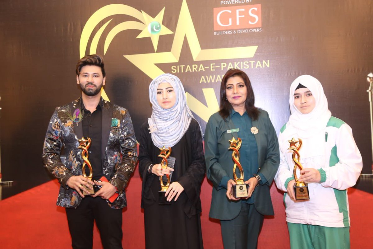 SaeedaFida's tweet photo. @SaeedaFida @sitaraepakistan @award @2022 https://t.co/DuEa7D8ULd