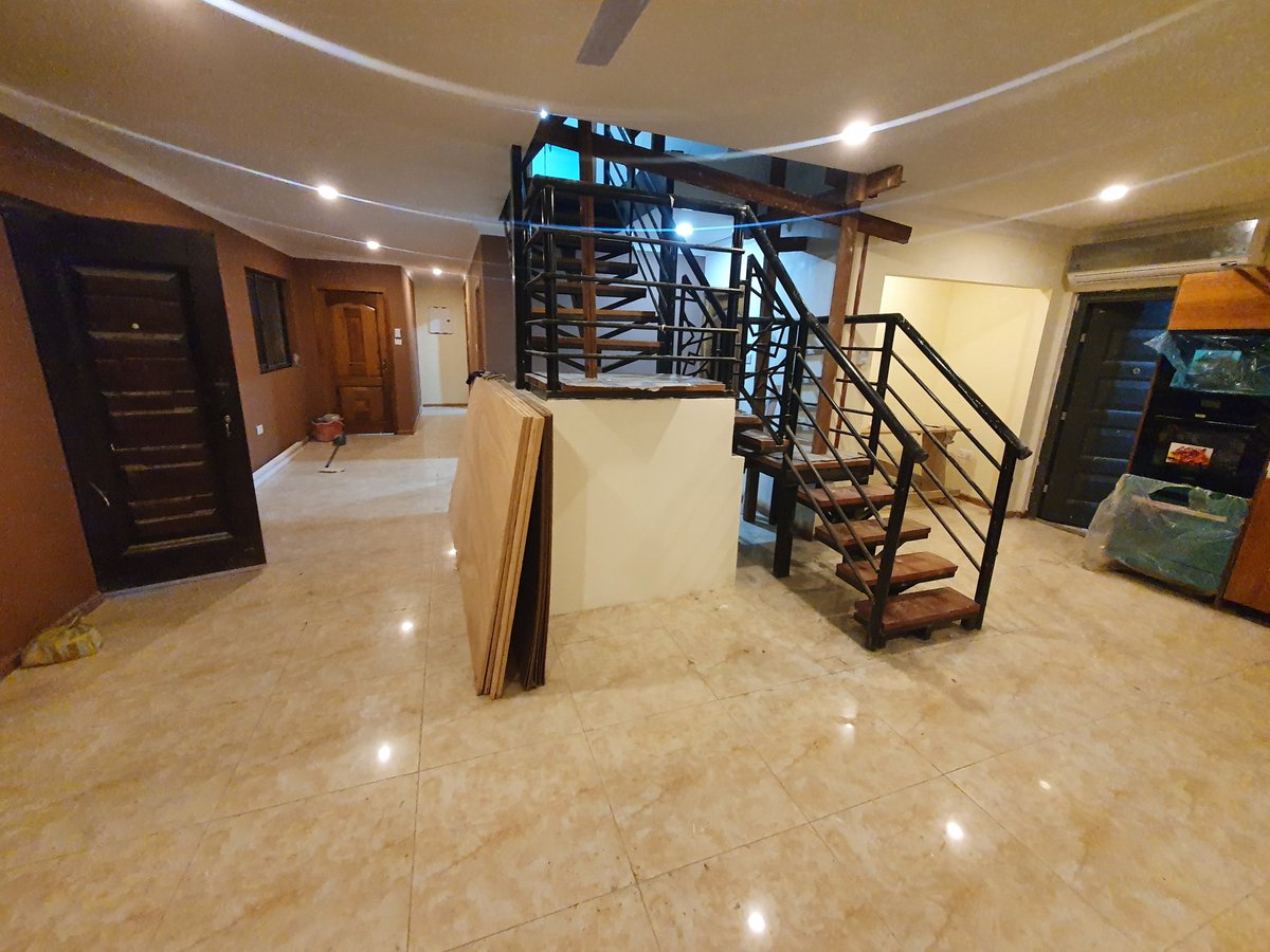 Nom_co_ltd's tweet photo. 90%......loading. Almost done with this 3 bedroom container house in Aburi #nom #containerhouse https://t.co/ysP30bHKmk