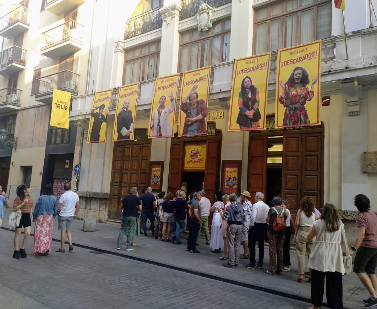 IMPREBIS's tweet photo. Penúltima función de #DESCARADOS en el @teatretalia!
¡Gracias Valencia!
#comedia #dariofo #valenciacity #imprebis https://t.co/H6Vk1v6dAI