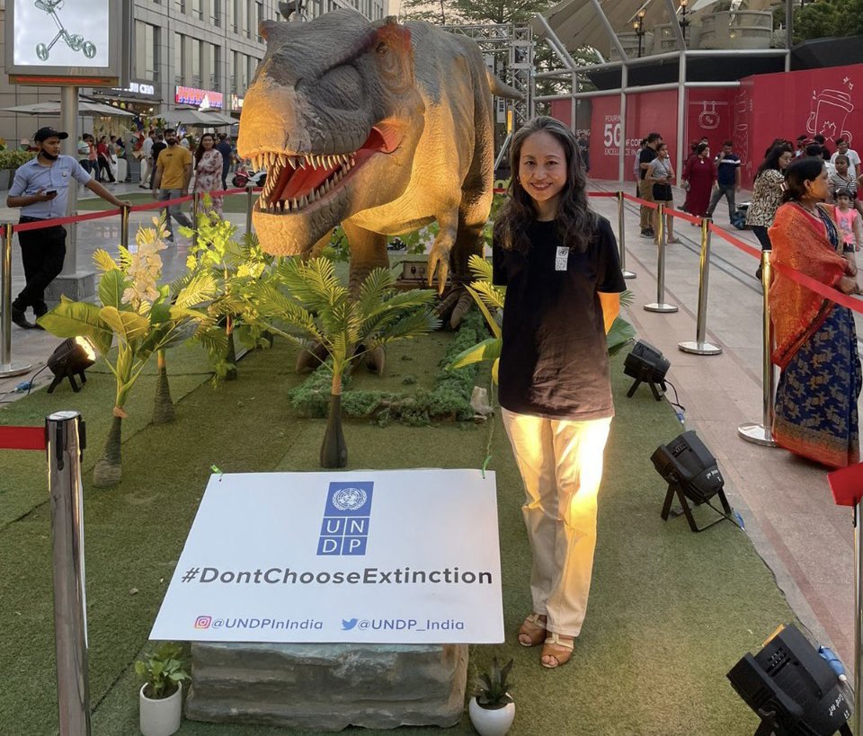 shokonoda's tweet photo. #Delhi &amp; #Gurugram welcome @frankiethedino🦖.

In his first visit to 🇮🇳 for #WorldEnvironmentDay🌏, Frankie impressed people w/ his message of #DontChooseExtinction.

Take @UNDP🇮🇳’s climate pledge, and get featured w/ Frankie at #SafdarjungTomb tomorrow: https://t.co/ZaKtxib8wh. https://t.co/N9LXrUKJlP