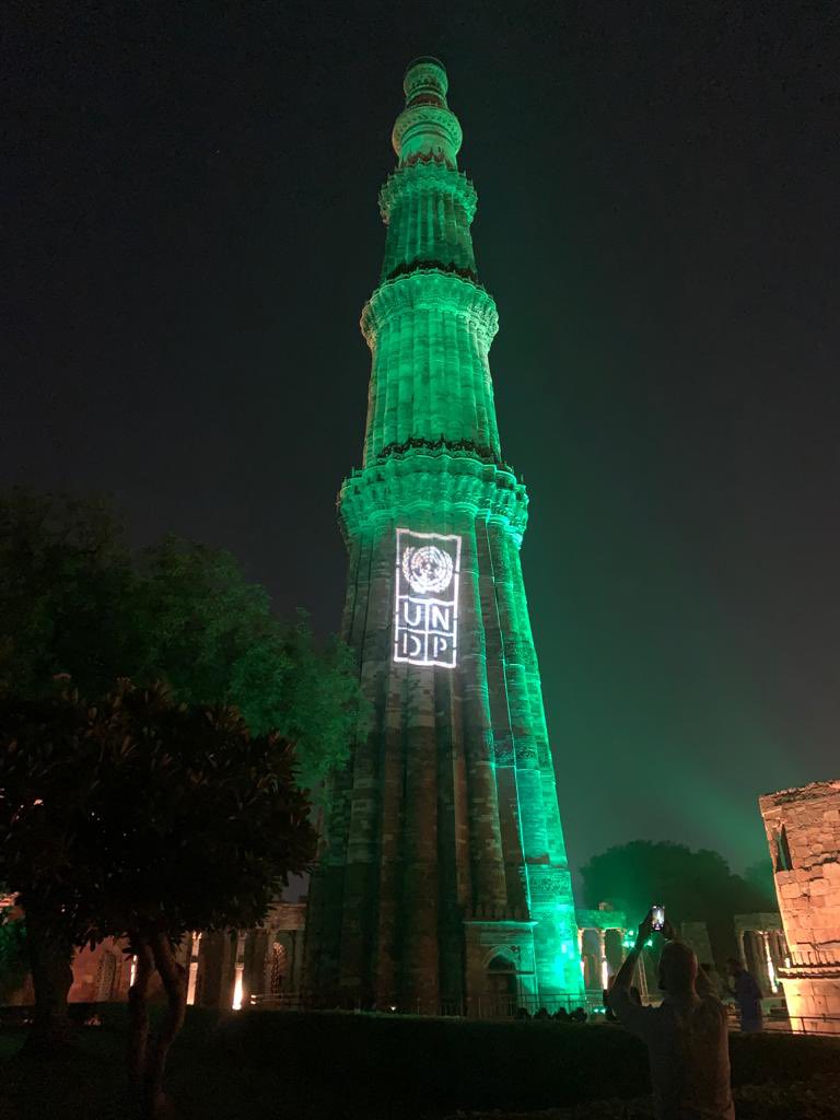shokonoda's tweet photo. #Delhi &amp; #Gurugram welcome @frankiethedino🦖.

In his first visit to 🇮🇳 for #WorldEnvironmentDay🌏, Frankie impressed people w/ his message of #DontChooseExtinction.

Take @UNDP🇮🇳’s climate pledge, and get featured w/ Frankie at #SafdarjungTomb tomorrow: https://t.co/ZaKtxib8wh. https://t.co/N9LXrUKJlP