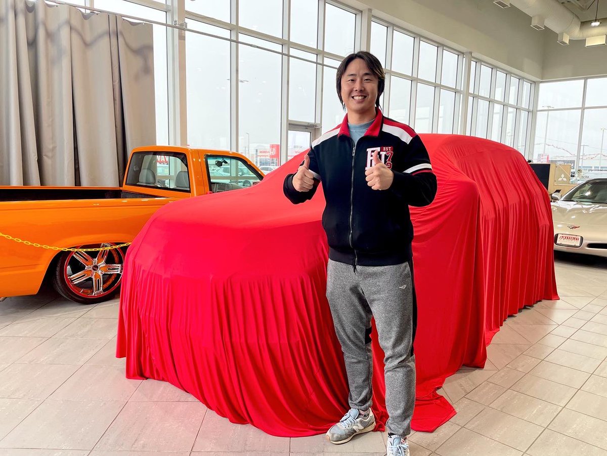 WaverleyMits's tweet photo. Congratulations to Hyunjin on his brand new 2022 Mitsubishi RVR! Thank you so much for your business. We know you’ll love your new Mitsubishi!🤩 https://t.co/PwbqRXrB1b